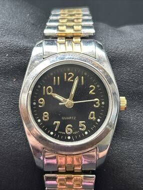 Two Tone Black Dial Women’s Stretch Band Quartz Watch
